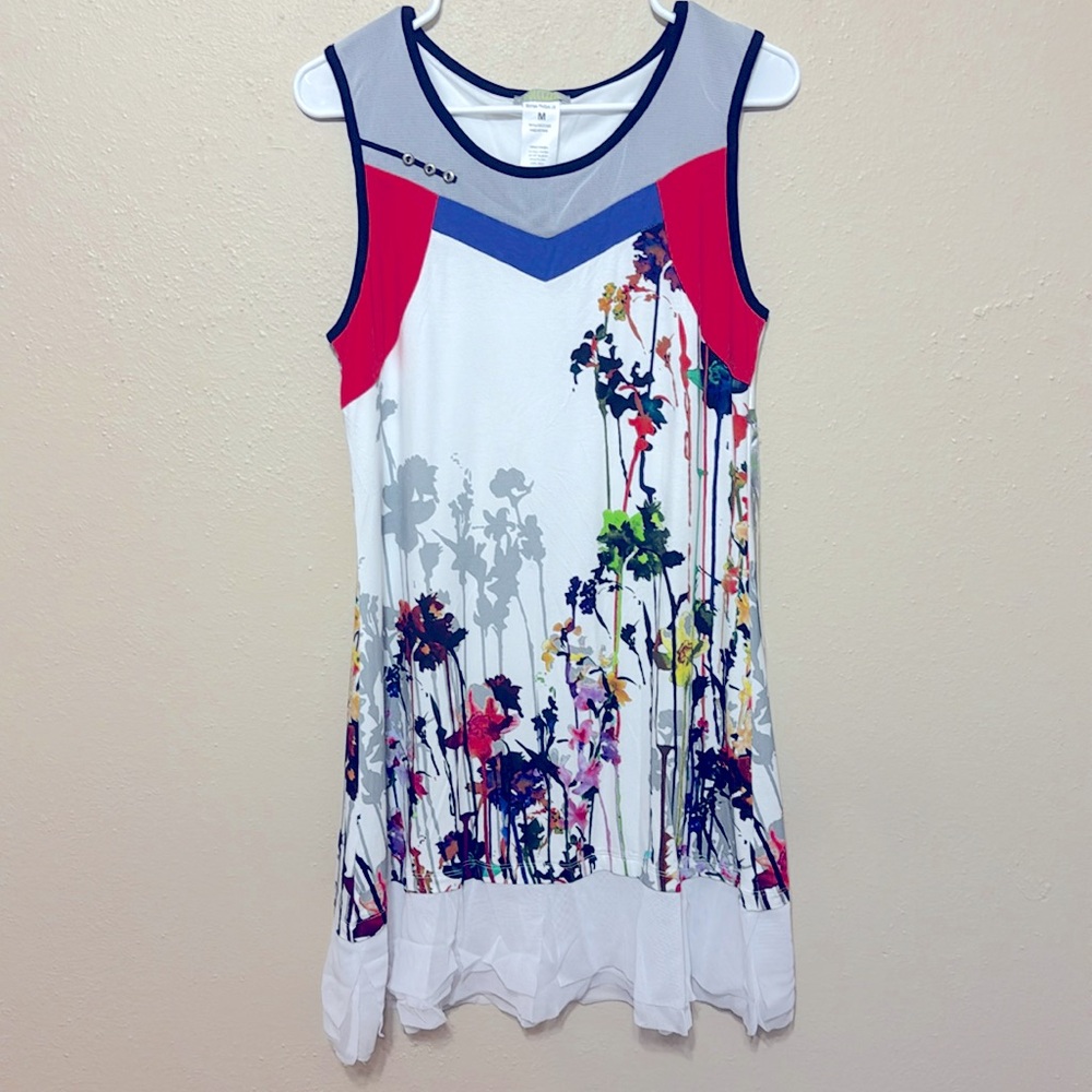 Women’s DOLCEZZA Casual sleeveless summer dress. Size medium
